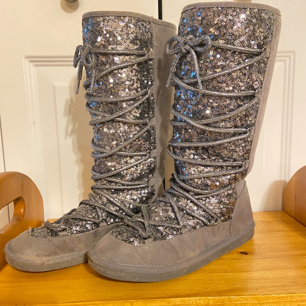 Justice Insulated Sparkly Winter Boots - size 9